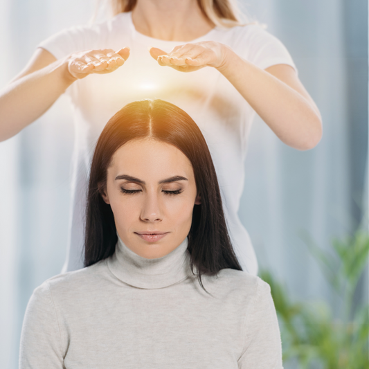 Dubbo Reiki at Mind Soul Sync in Australia, with crystals.