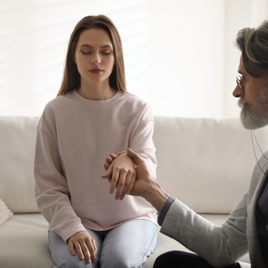 Online hypnotherapy with reiki and crystals at mind soul sync hypnosis in dubbo australia.