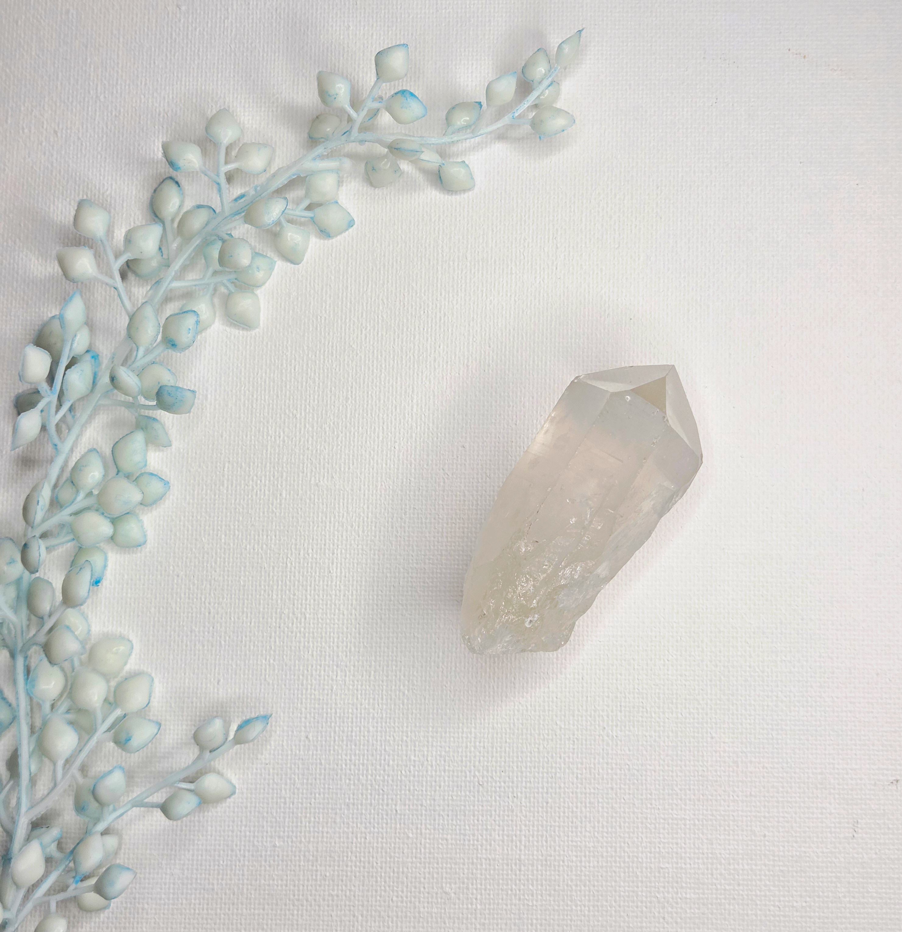 Clear Quartz Point Crystal for Amplifying Energy and Healing | Buy Clear Quartz Crystals Online in Australia